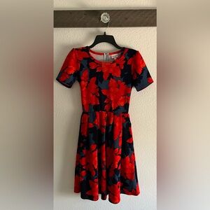 LULAROE Floral Blue/Red Pleated Stretch Amelia Dress Size XS (preowned)